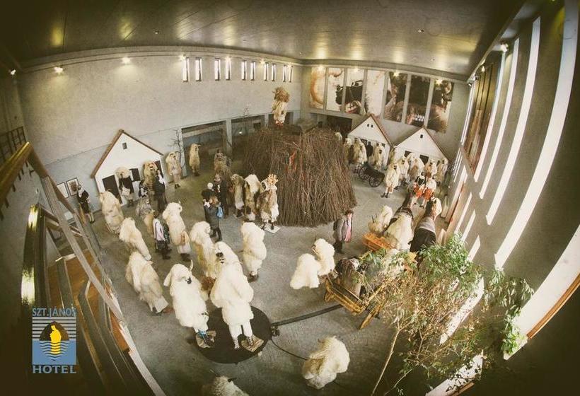 Отель Szent János