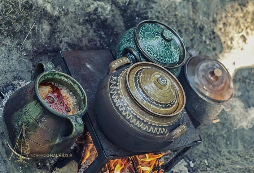 Отель Szent János