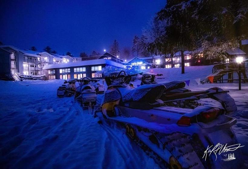 هتل The Beacons Of Minocqua