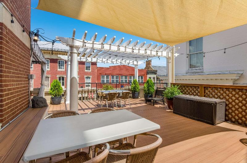 The Gin Hotel, Ascend Hotel Collection