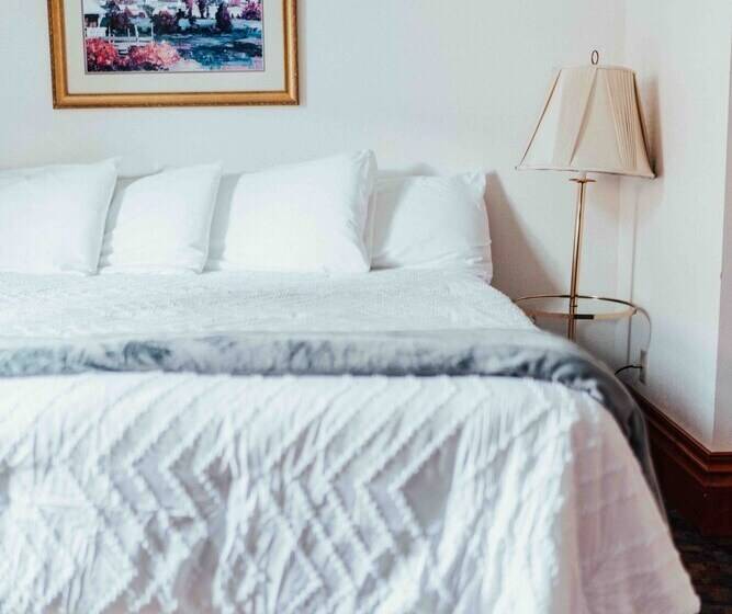 בית מלון כפרי Town Hall Inn