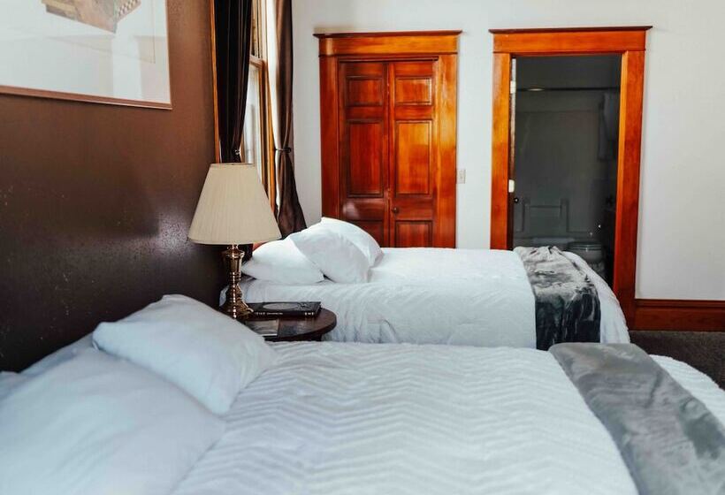 בית מלון כפרי Town Hall Inn