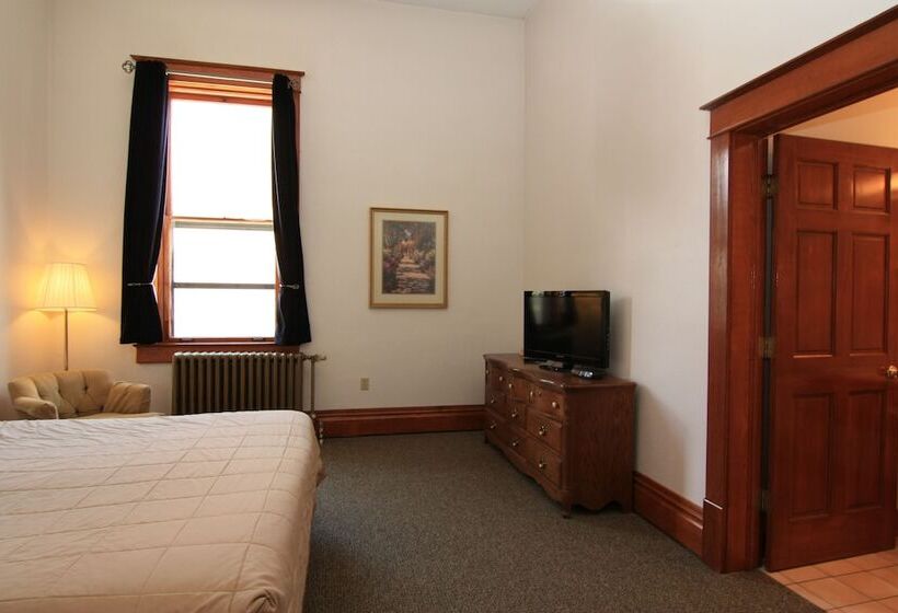 בית מלון כפרי Town Hall Inn