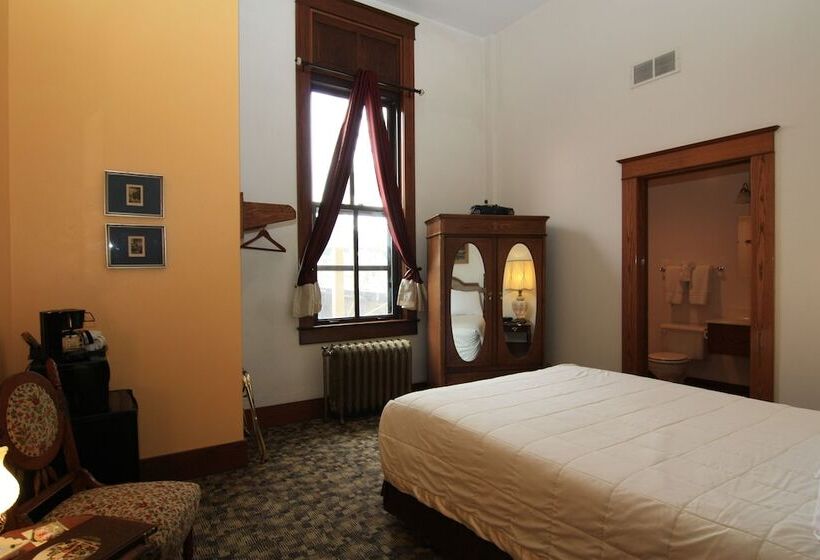 בית מלון כפרי Town Hall Inn