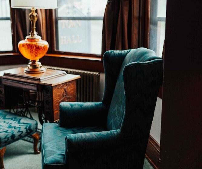 בית מלון כפרי Town Hall Inn