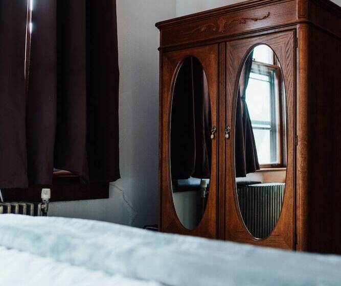 בית מלון כפרי Town Hall Inn