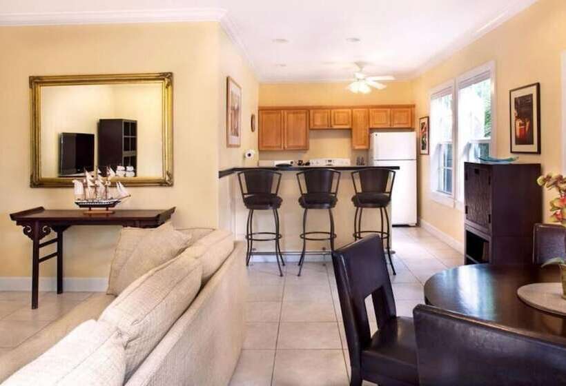 ホテル Travelers Palm