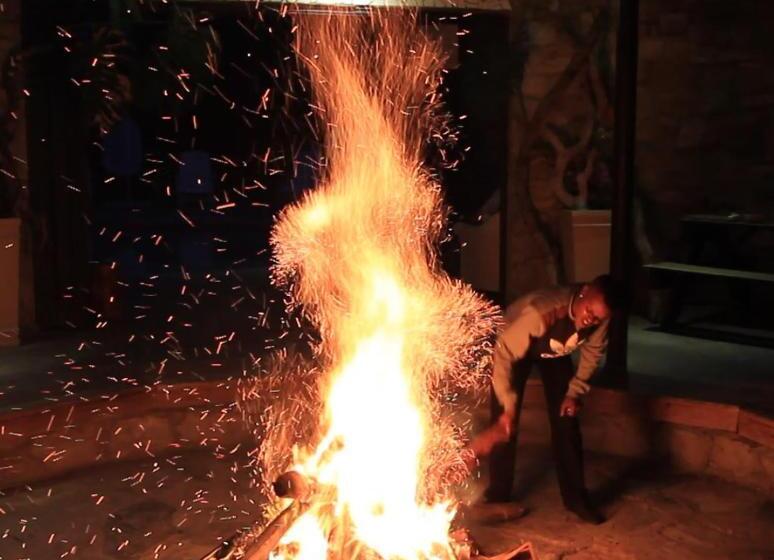 Отель Mali Boutique Lodge & Tube  N Axe Budget Accommodation