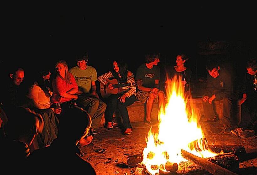 Отель Mali Boutique Lodge & Tube  N Axe Budget Accommodation