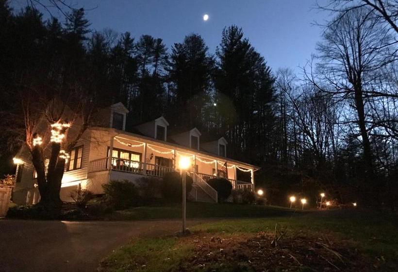 فندق Valle Crucis Farm