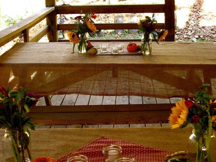 فندق Valle Crucis Farm