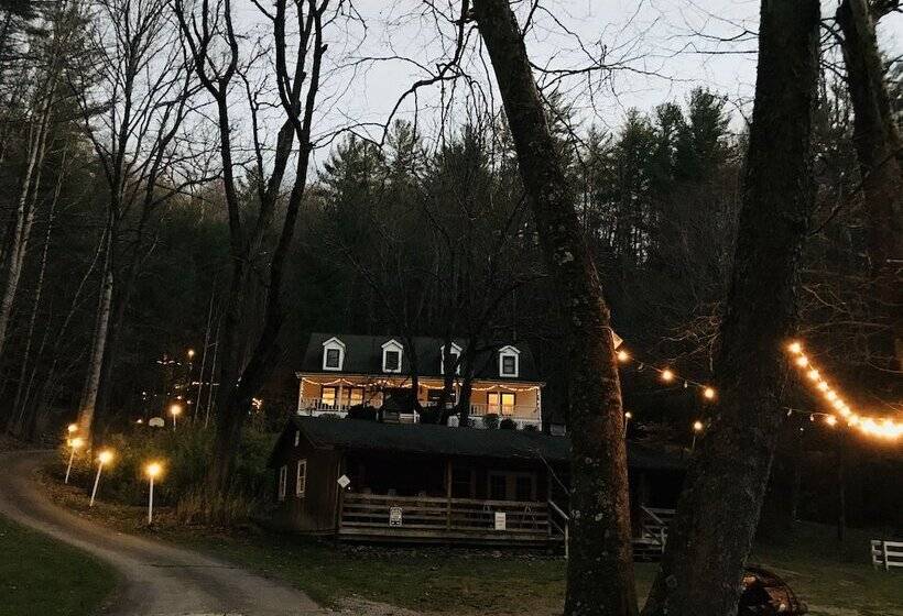 فندق Valle Crucis Farm