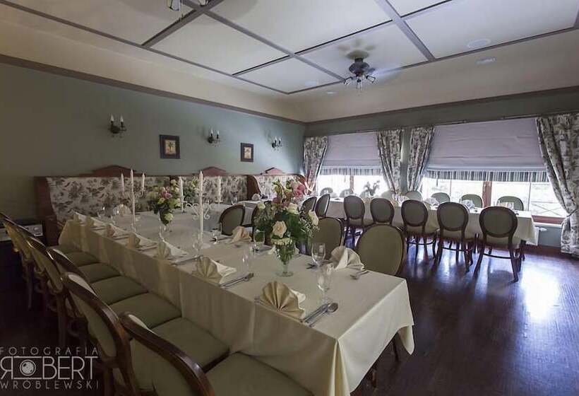 Villa Estera Hotel & Restauracja