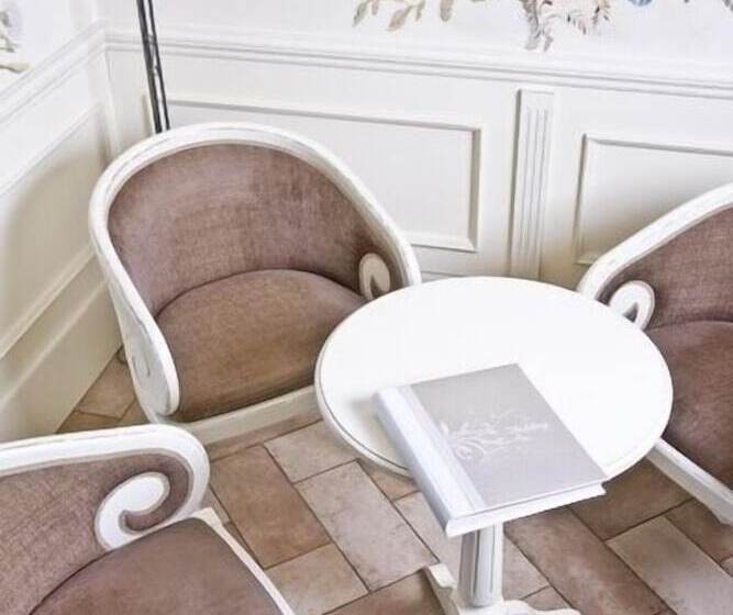 Villa Estera Hotel & Restauracja