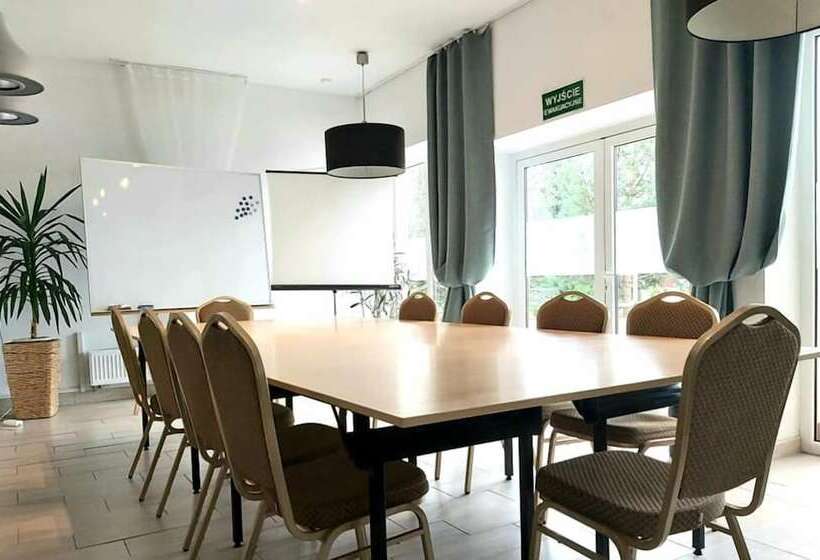 هتل Villa Hubertus Kutno