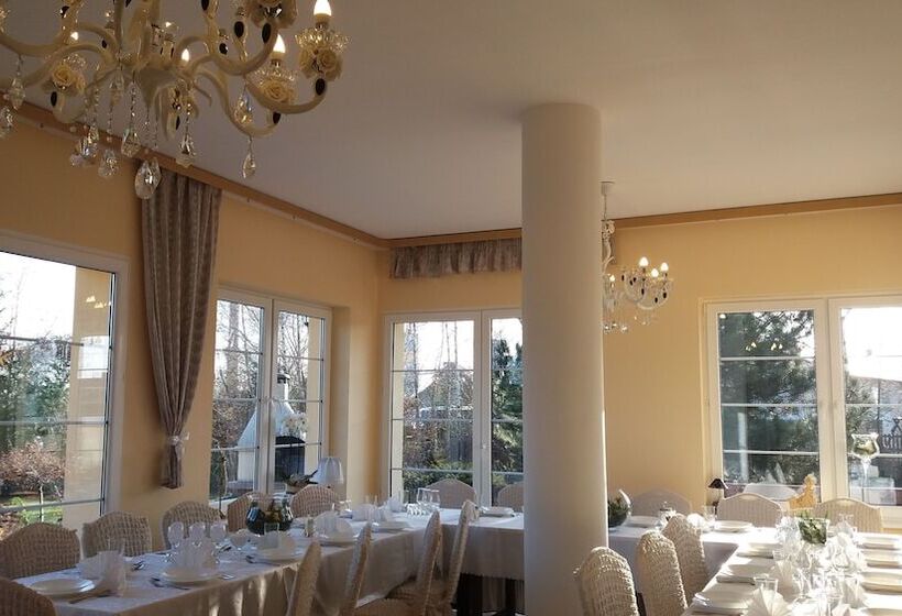 هتل Villa Hubertus Kutno