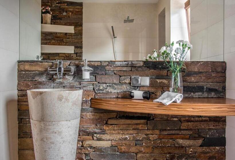 هتل Villa Magnat Spa, Jacuzzi, Sauna, Tężnia Solankowa