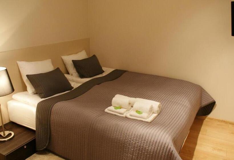 هتل Villa Modlin Airport