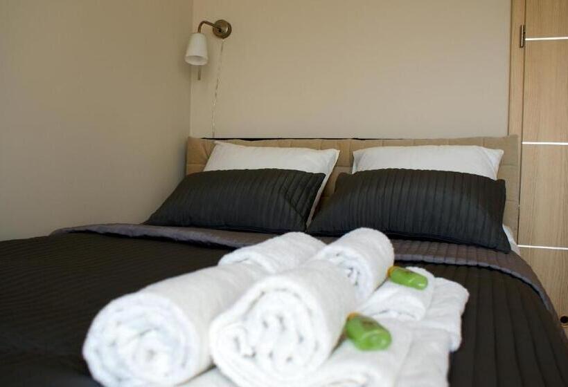 هتل Villa Modlin Airport