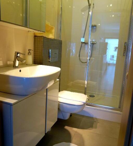 هتل Villa Modlin Airport