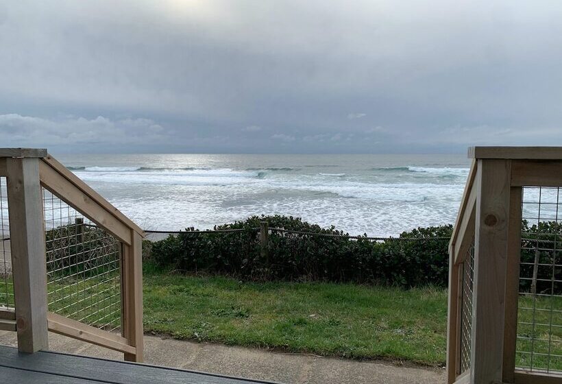 هتل West Beach Suites