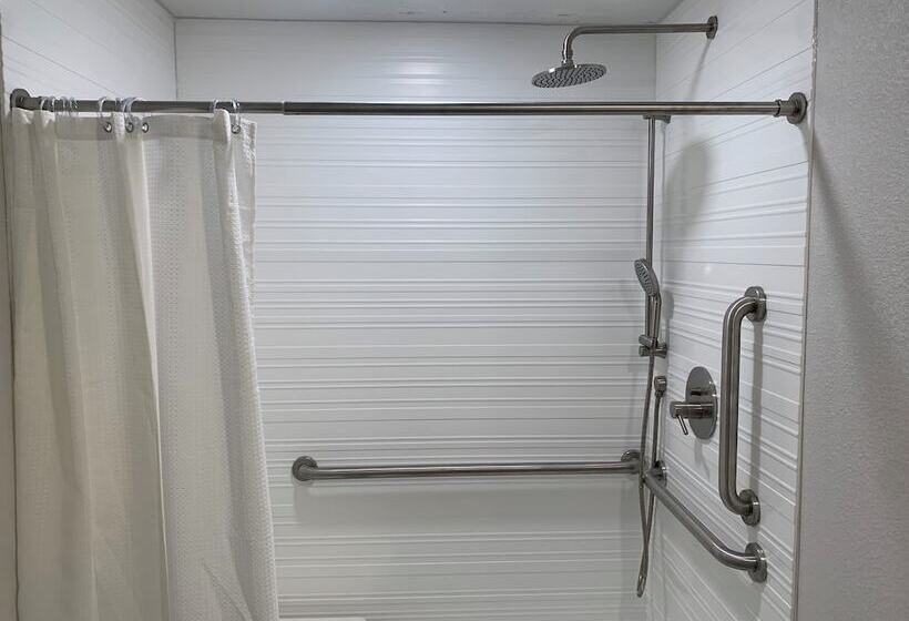 هتل West Beach Suites