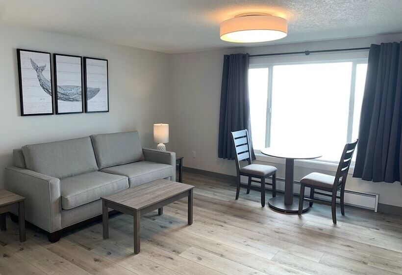 هتل West Beach Suites