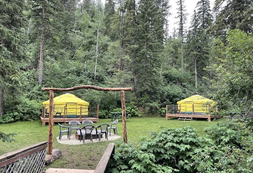 בית מלון כפרי Whitetail Creek Camping Resort