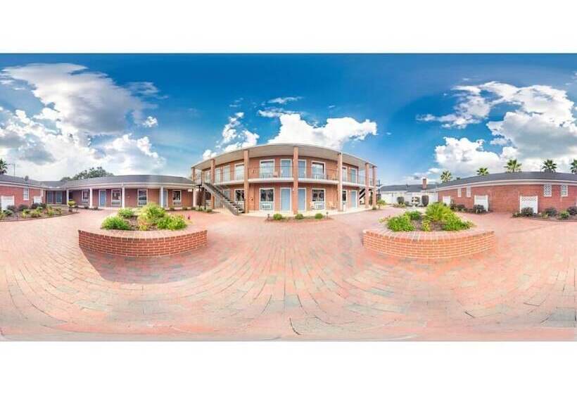 ホテル Winton Inn & Suites