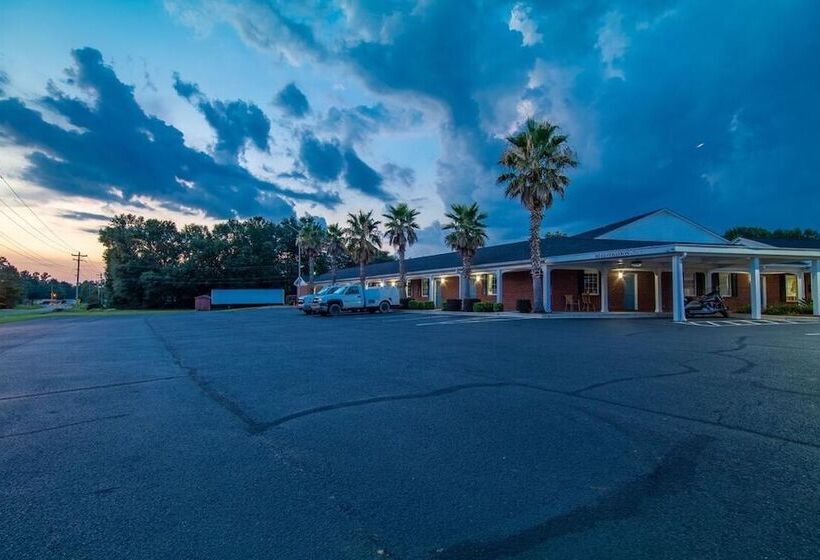 ホテル Winton Inn & Suites