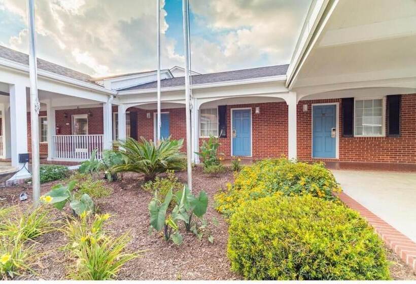 ホテル Winton Inn & Suites