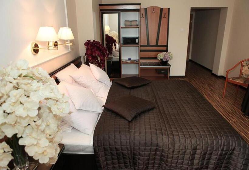 בית מלון כפרי Wzgórze Toskanii Conferences & Restaurant