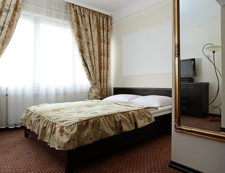 בית מלון כפרי Wzgórze Toskanii Conferences & Restaurant