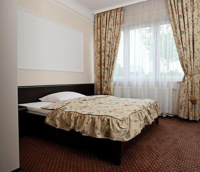 בית מלון כפרי Wzgórze Toskanii Conferences & Restaurant