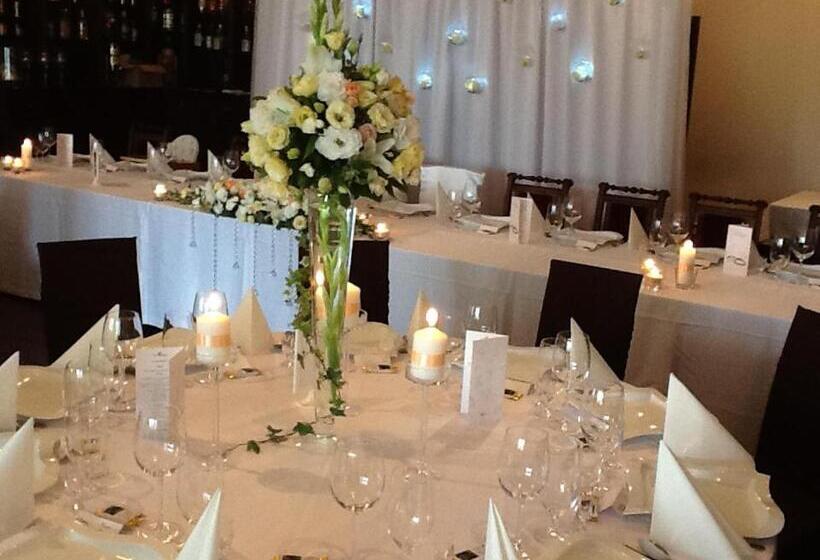 בית מלון כפרי Wzgórze Toskanii Conferences & Restaurant