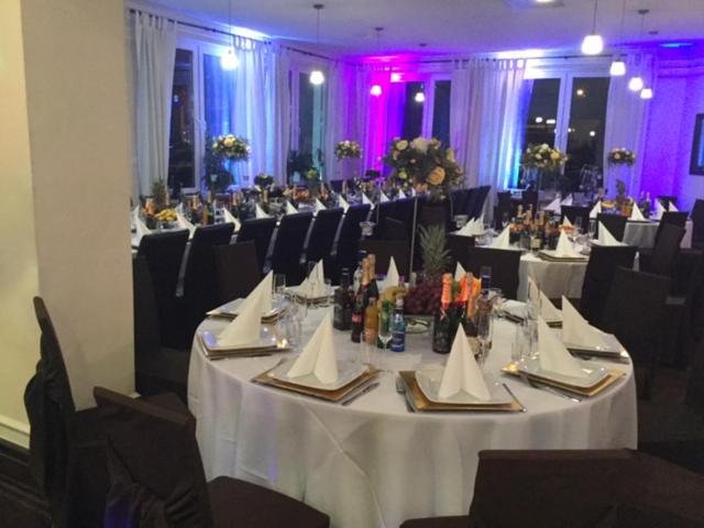 בית מלון כפרי Wzgórze Toskanii Conferences & Restaurant