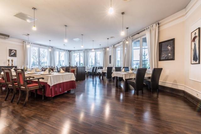 בית מלון כפרי Wzgórze Toskanii Conferences & Restaurant