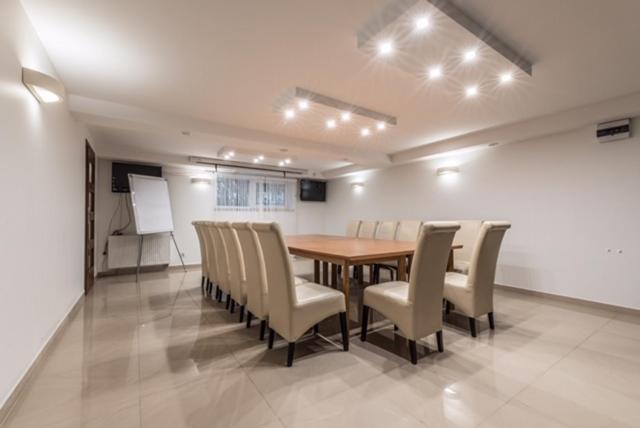 בית מלון כפרי Wzgórze Toskanii Conferences & Restaurant