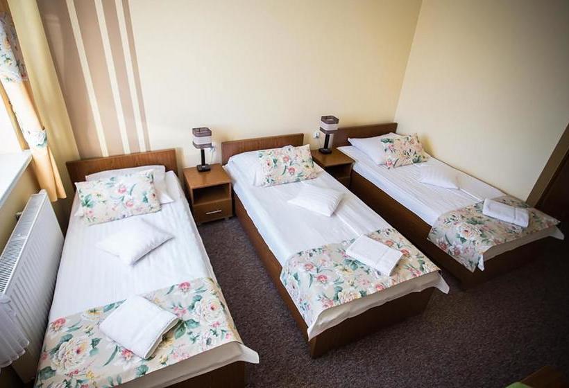 בית מלון כפרי Zajazd Groblanka