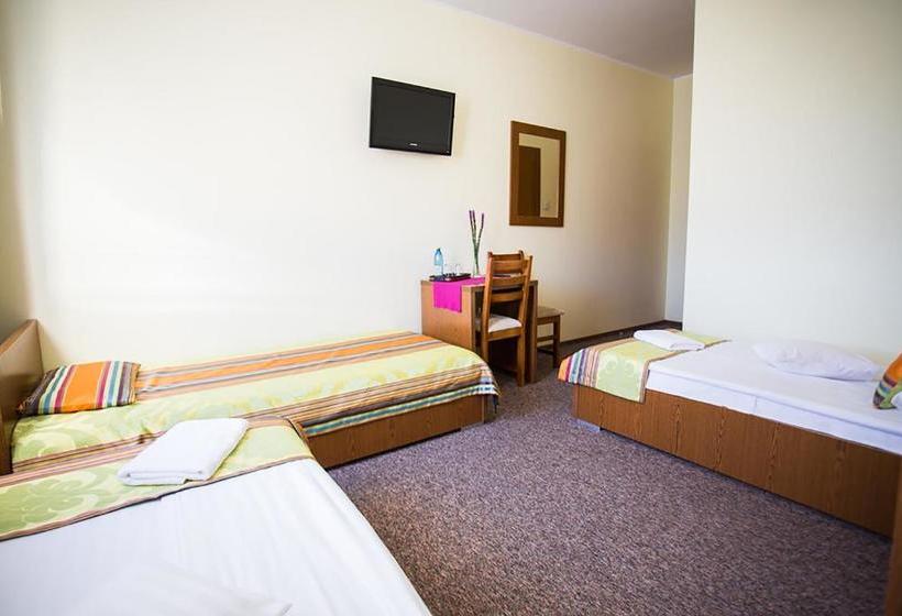 בית מלון כפרי Zajazd Groblanka