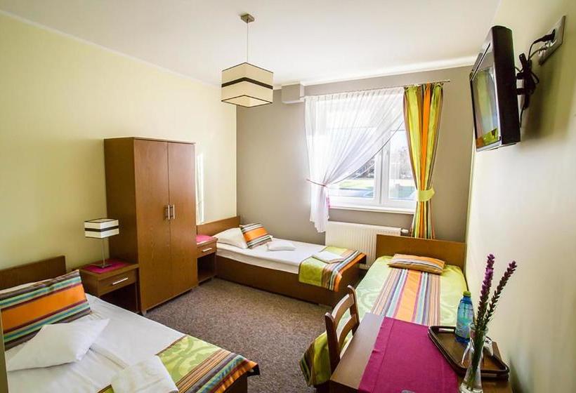 בית מלון כפרי Zajazd Groblanka