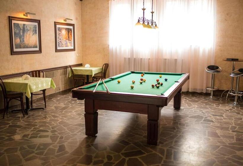 בית מלון כפרי Zajazd Wrota Lasu