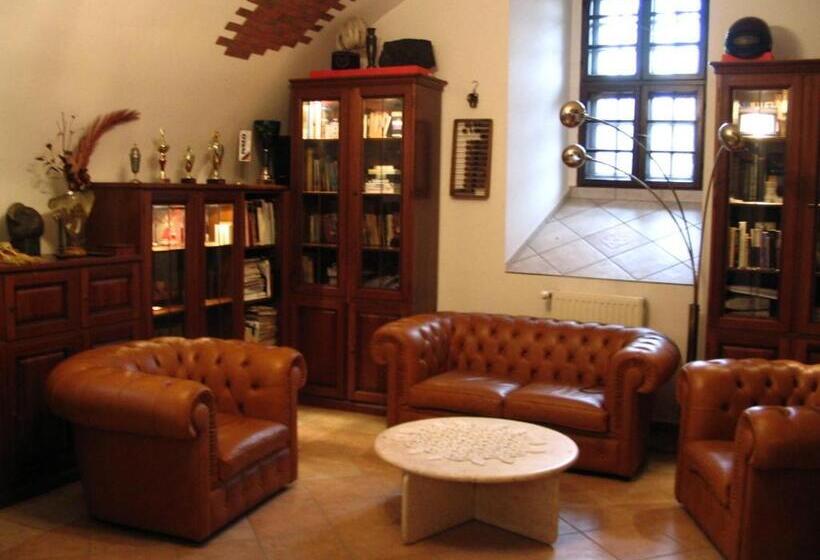 בית מלון כפרי Zamek Dobra