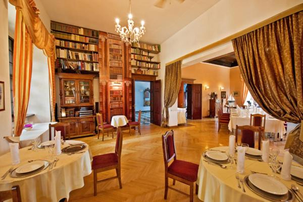 בית מלון כפרי Zamek Dobra