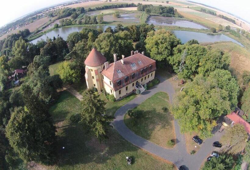 בית מלון כפרי Zamek Dobra