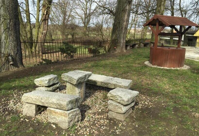 בית מלון כפרי Zamek Dobra