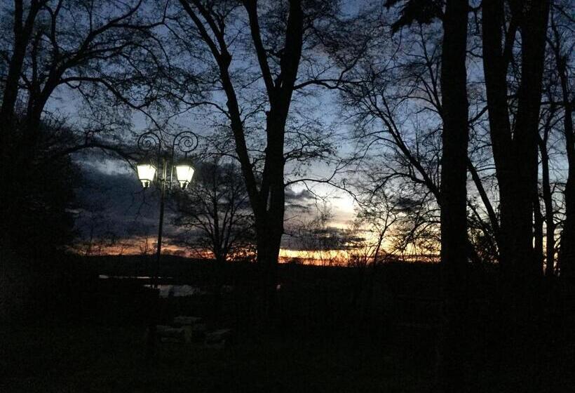 בית מלון כפרי Zamek Dobra