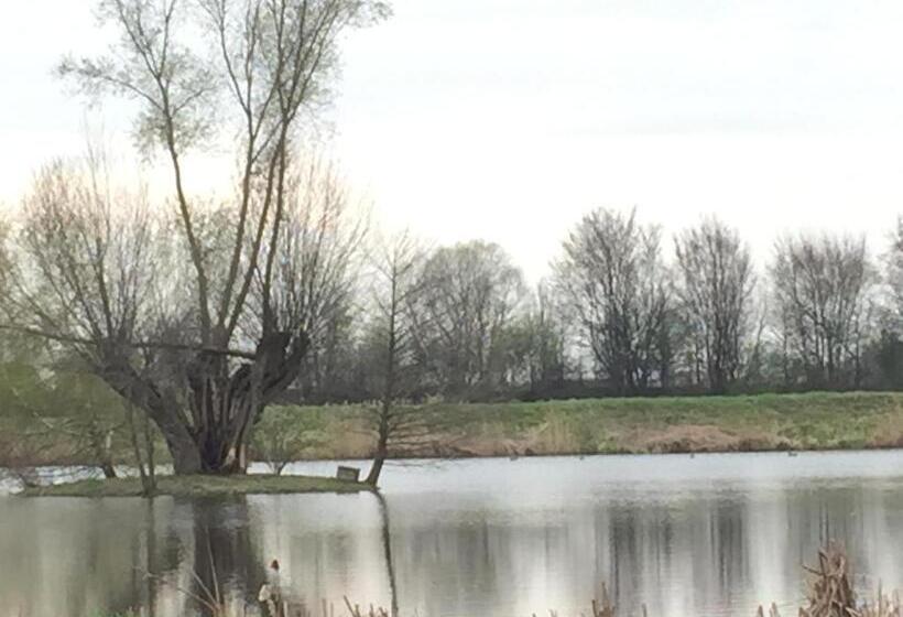 בית מלון כפרי Zamek Dobra