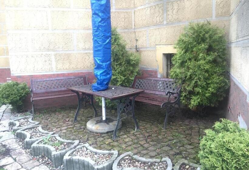 בית מלון כפרי Zamek Dobra