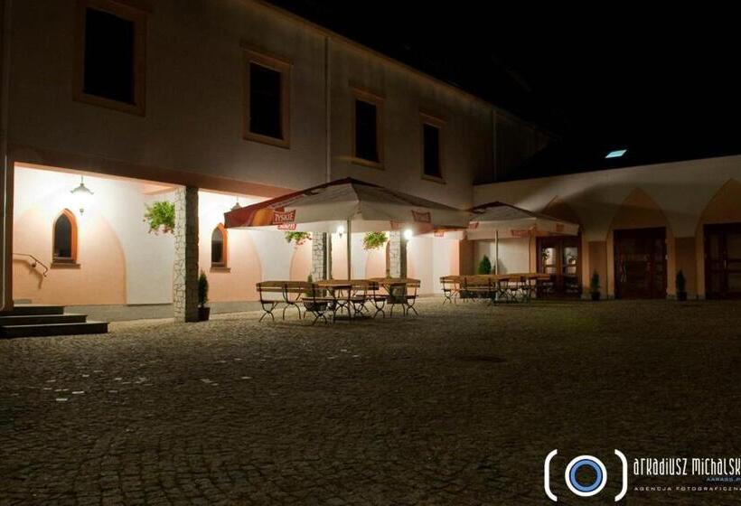 בית מלון כפרי Zamek Gostynin